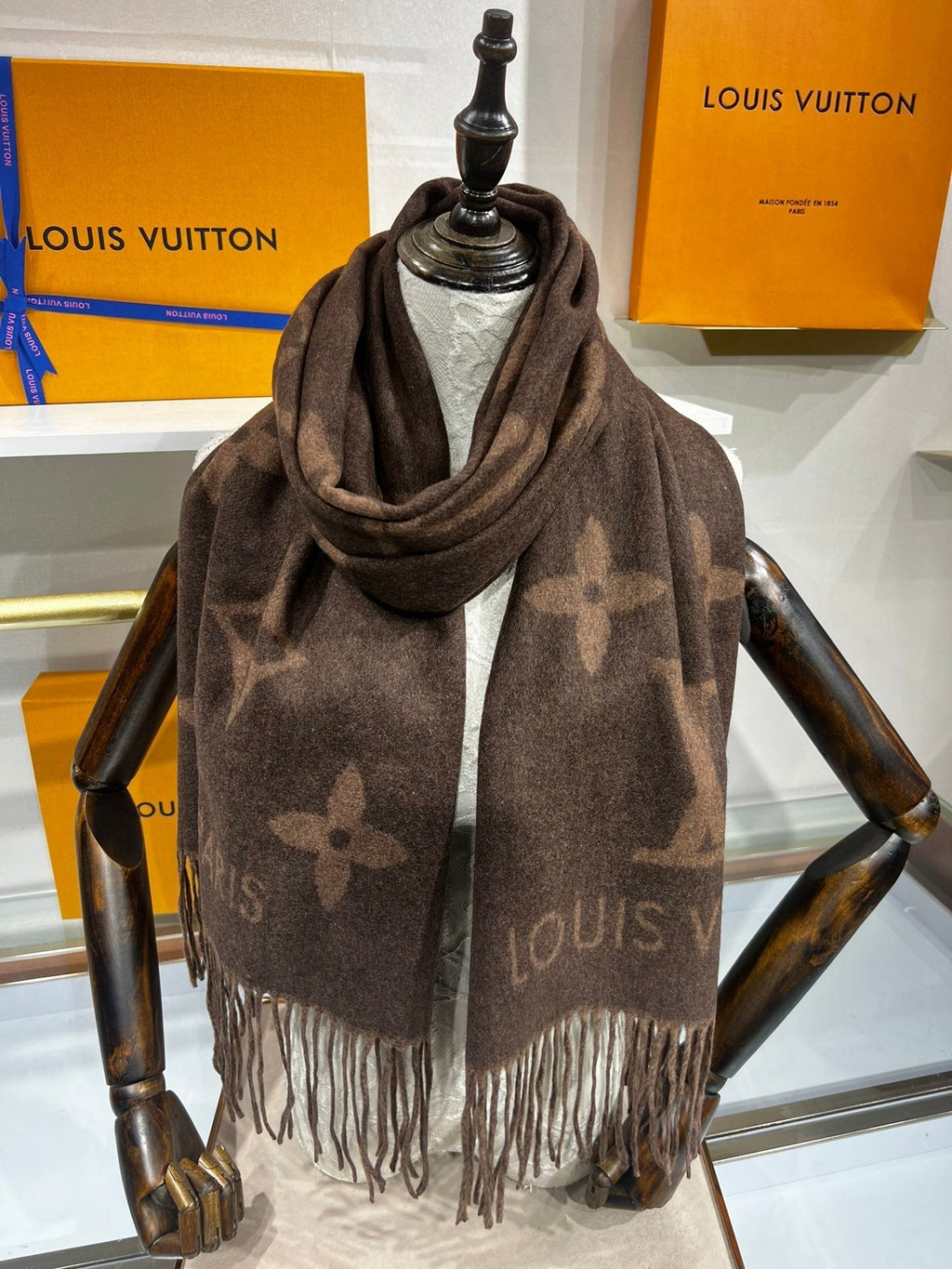 LOUIS VUITTON LV SCARF 180 CM IN CASHMERE 692999