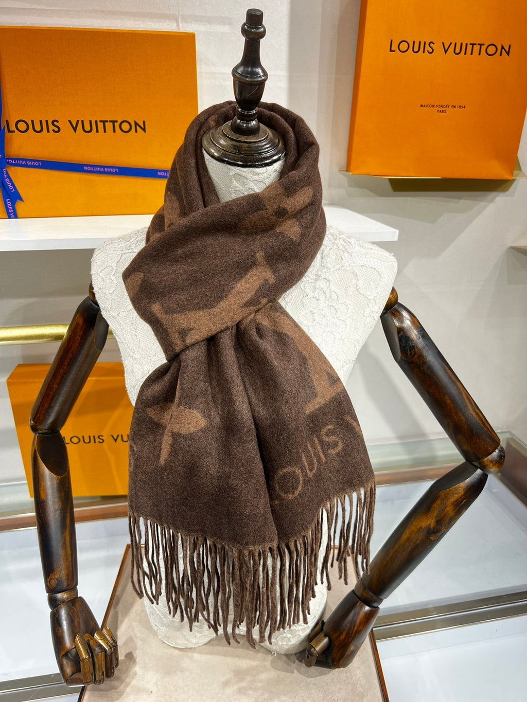 LOUIS VUITTON LV SCARF 180 CM IN CASHMERE 692999