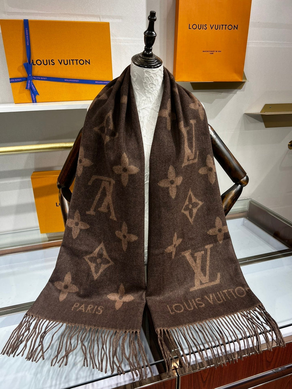 LOUIS VUITTON LV SCARF 180 CM IN CASHMERE 692999
