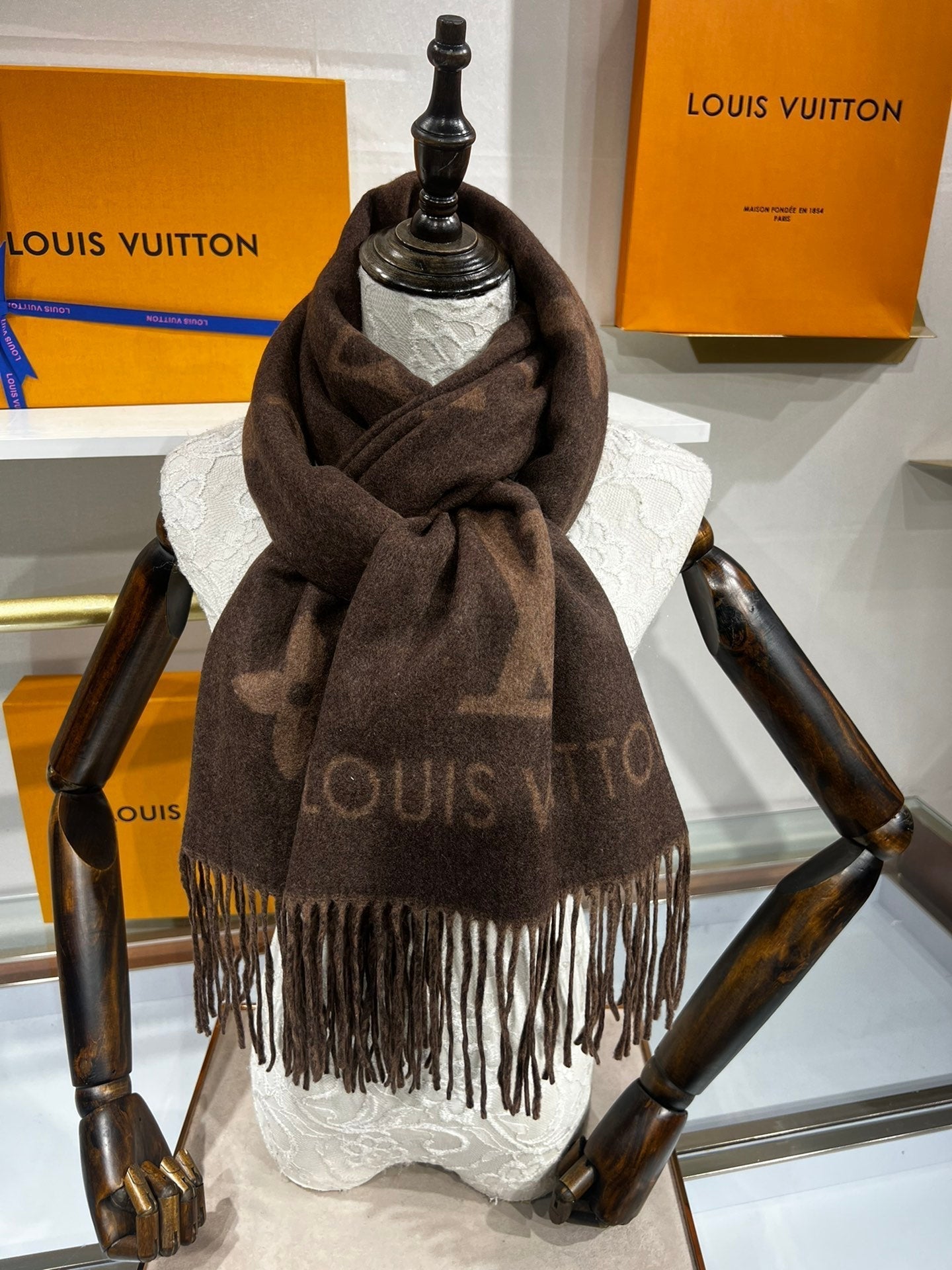 LOUIS VUITTON LV SCARF 180 CM IN CASHMERE 692999
