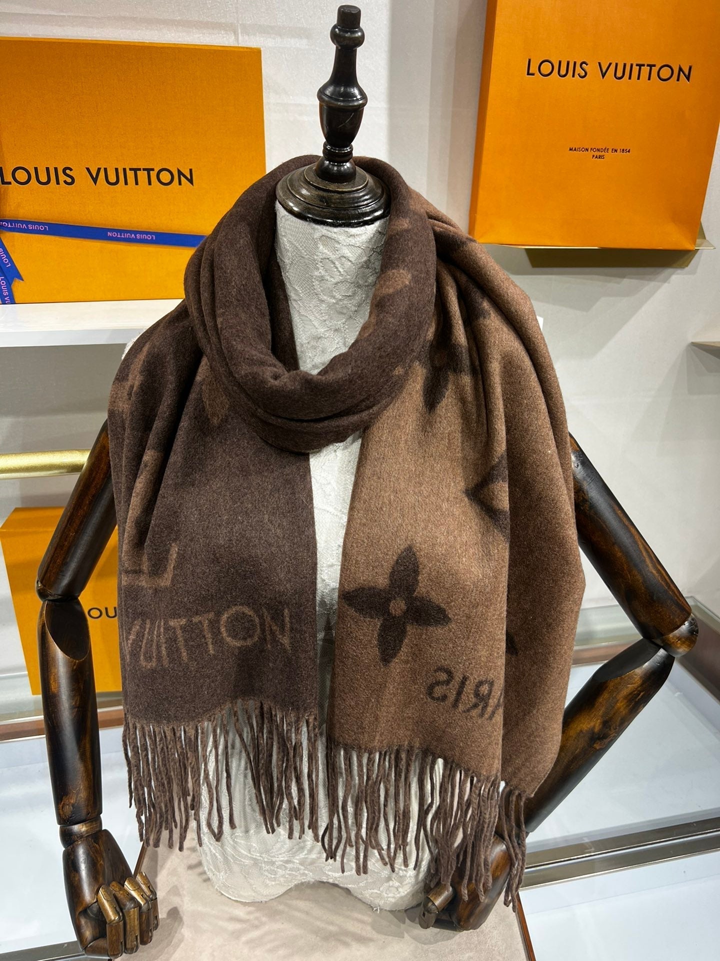 LOUIS VUITTON LV SCARF 180 CM IN CASHMERE 692999