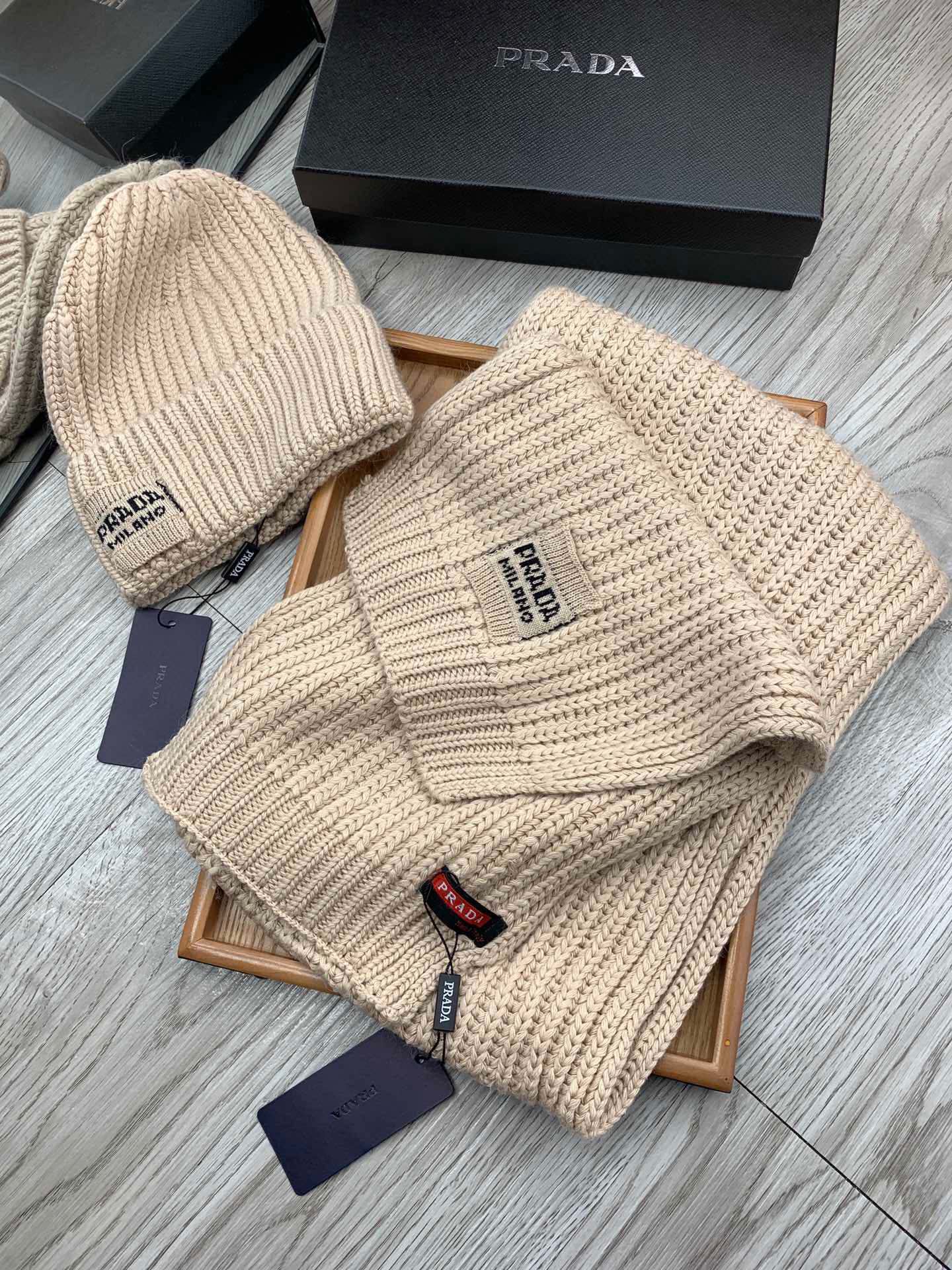 PRADA SET SCARF AND HAT IN SAND BROWN WOOL AND RABBIT FUR 388990