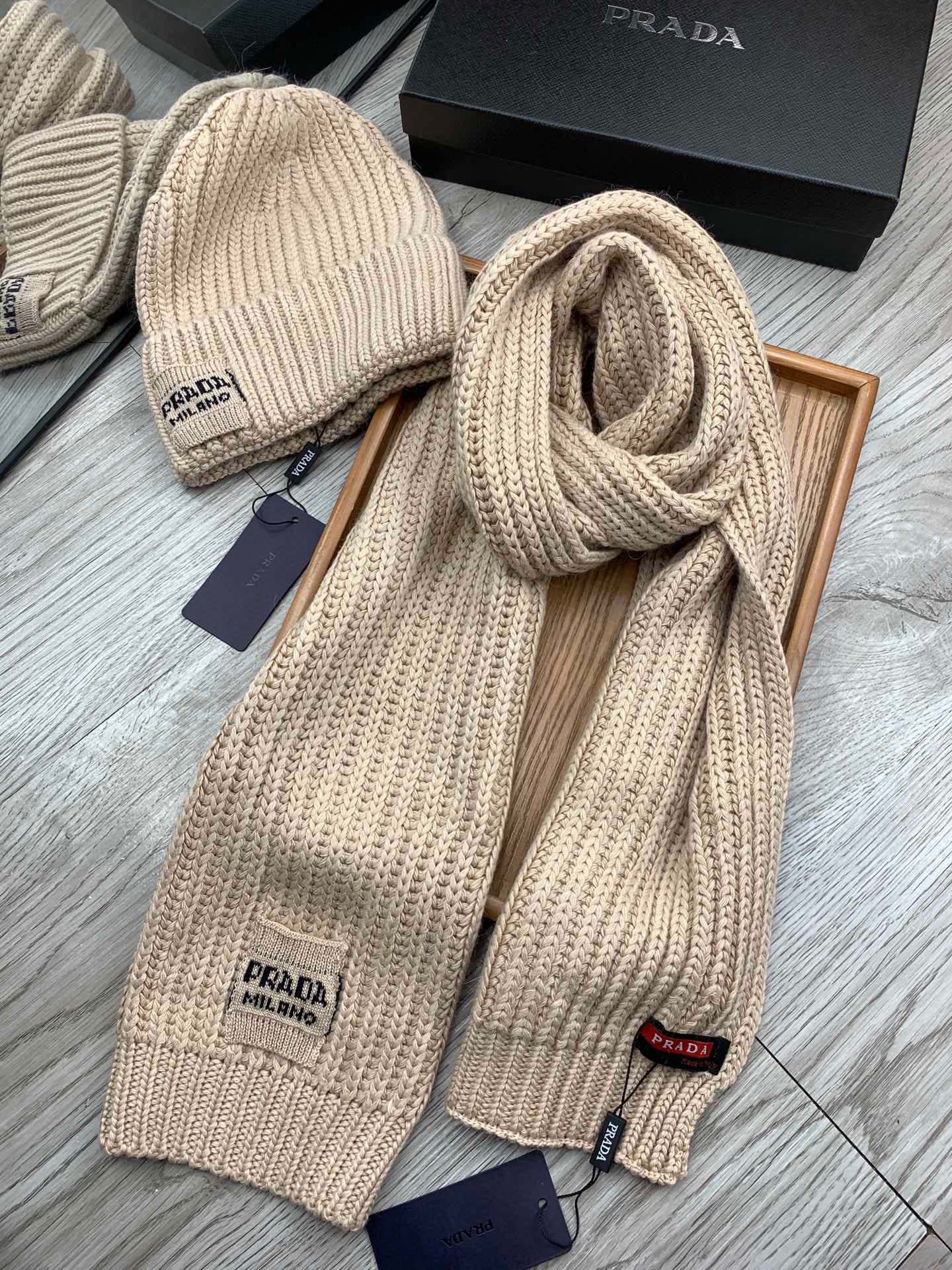PRADA SET SCARF AND HAT IN SAND BROWN WOOL AND RABBIT FUR 388990