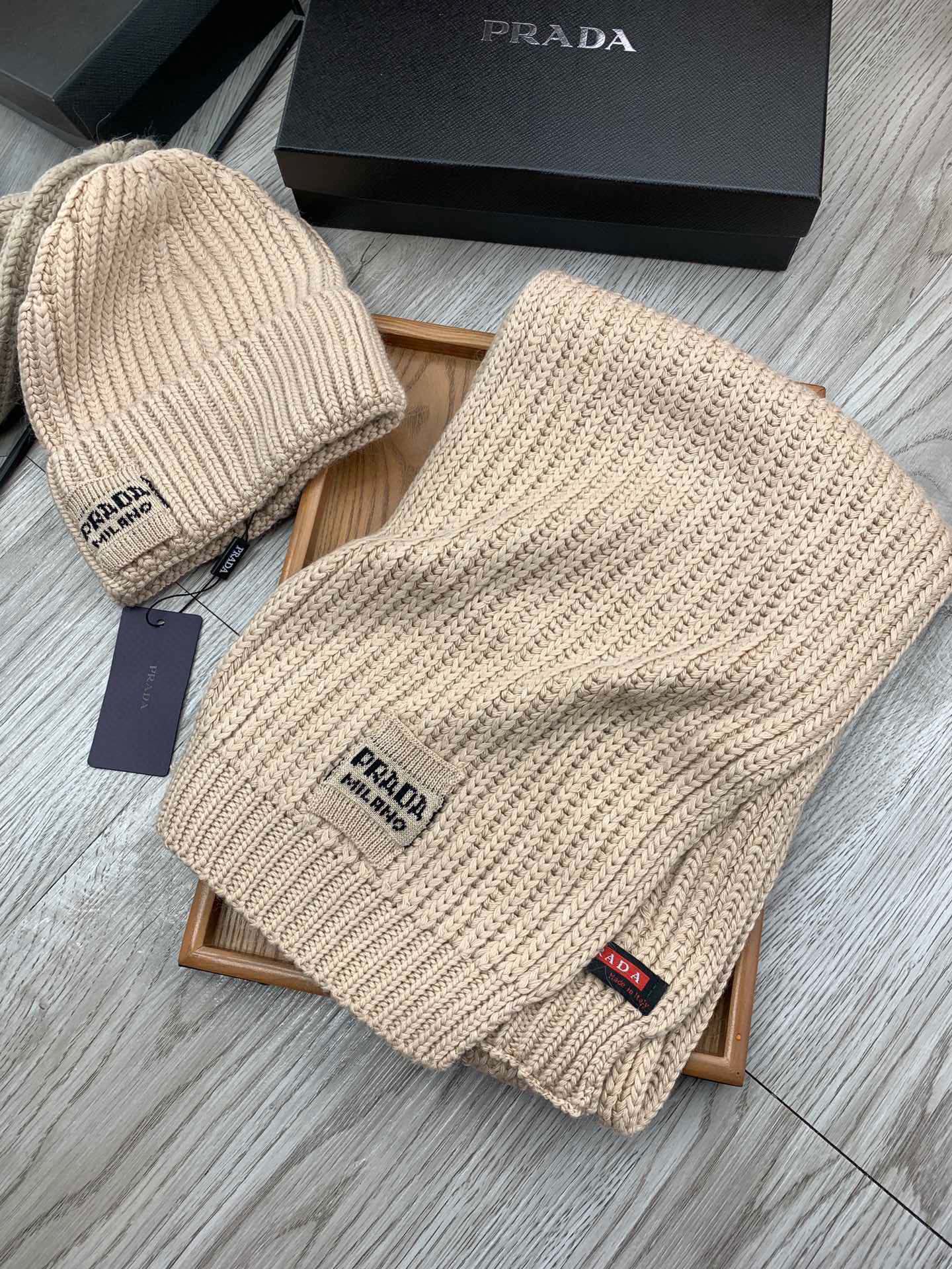 PRADA SET SCARF AND HAT IN SAND BROWN WOOL AND RABBIT FUR 388990