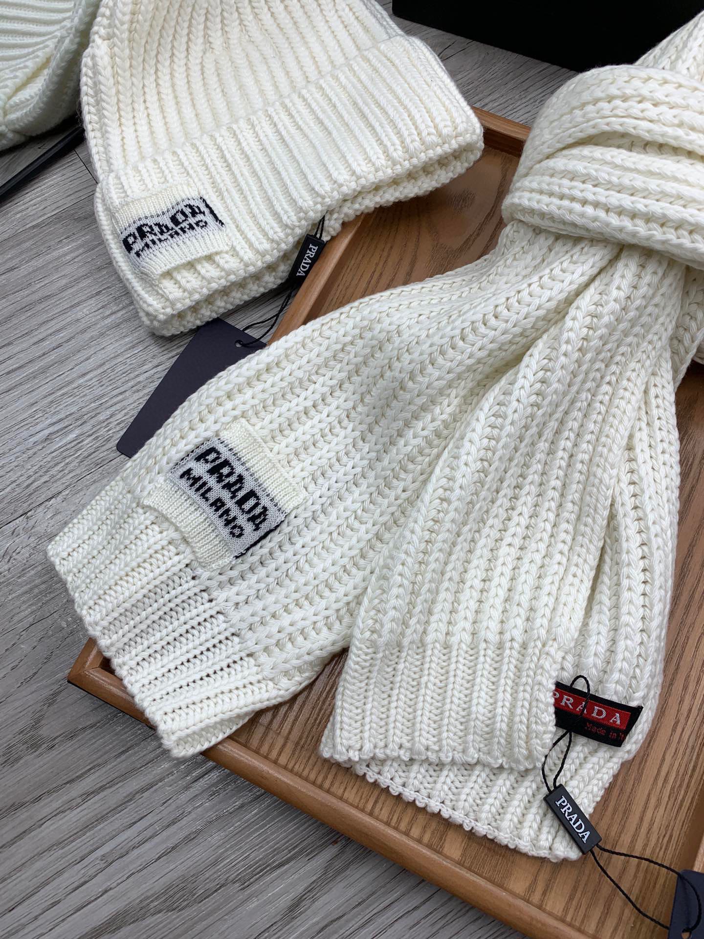 PRADA SET SCARF AND HAT IN WHITE WOOL AND RABBIT FUR 388991