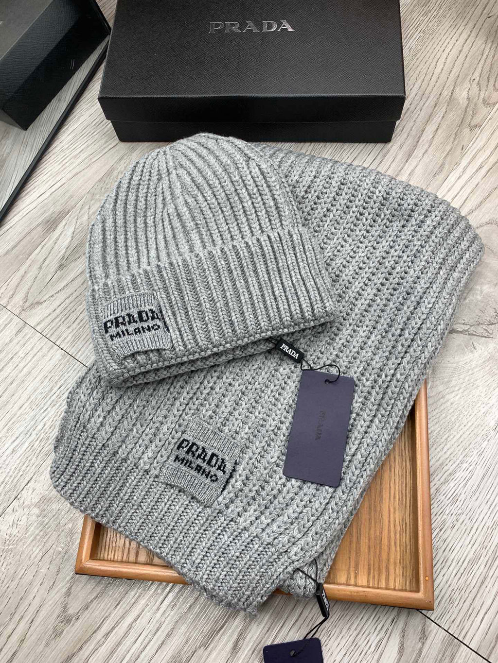 PRADA SET SCARF AND HAT IN PALE GRAY WOOL AND RABBIT FUR 388992