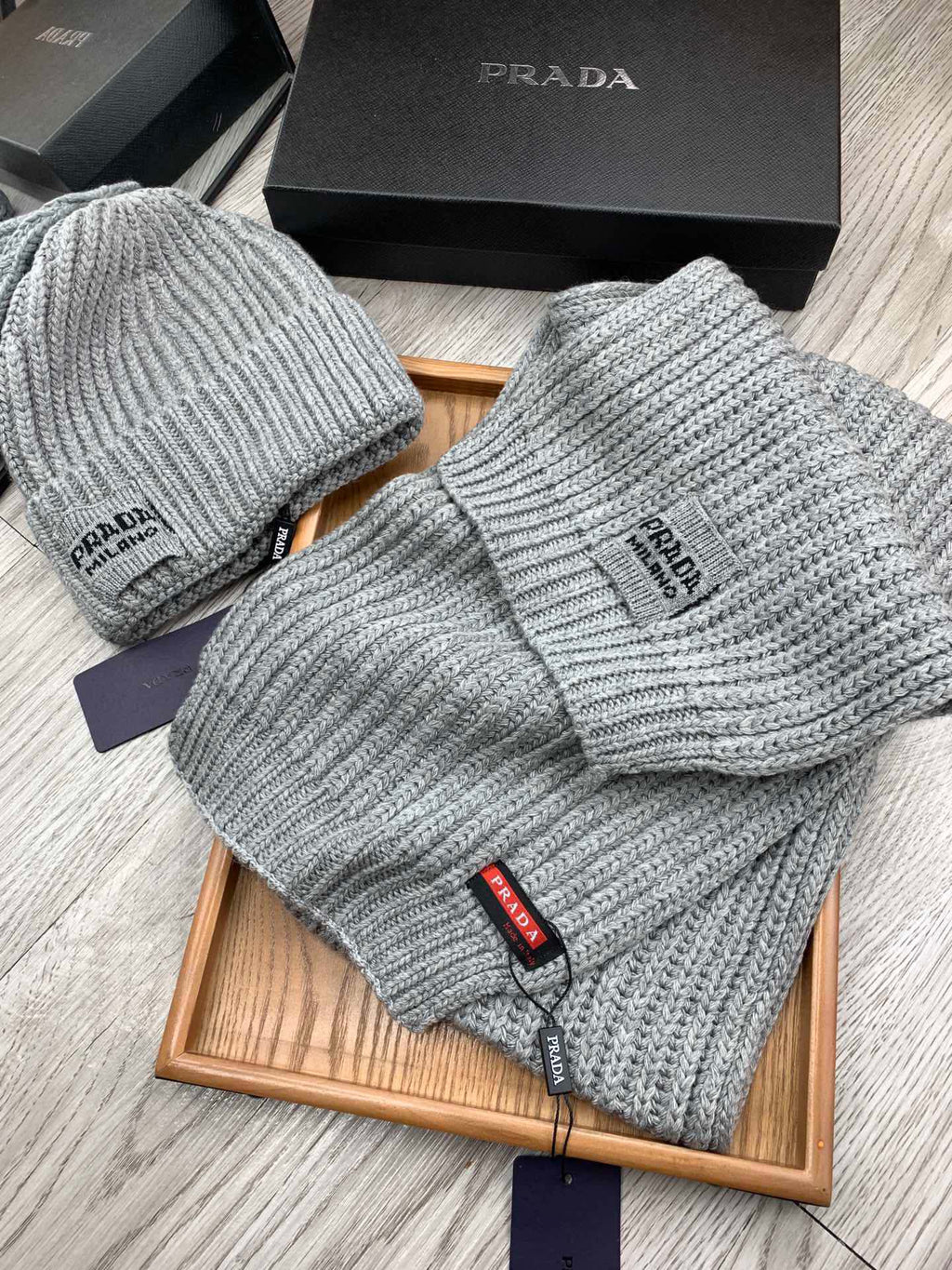 PRADA SET SCARF AND HAT IN PALE GRAY WOOL AND RABBIT FUR 388992