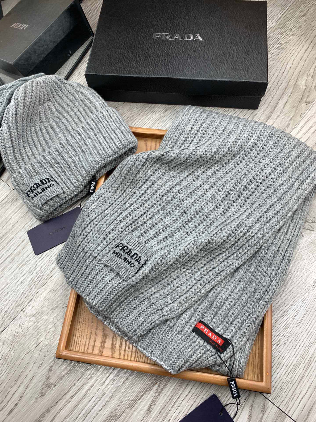 PRADA SET SCARF AND HAT IN PALE GRAY WOOL AND RABBIT FUR 388992