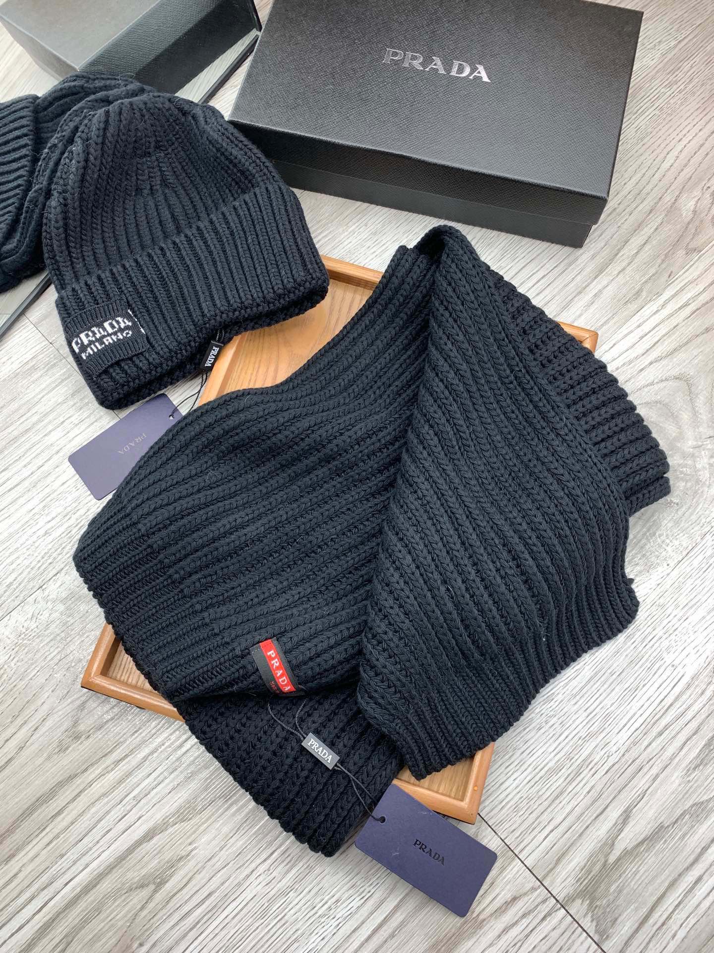 PRADA SET SCARF AND HAT IN BLACK WOOL AND RABBIT FUR 388994