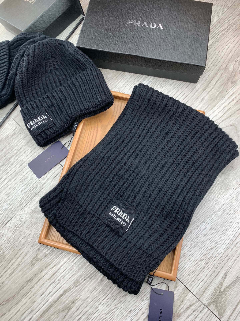 PRADA SET SCARF AND HAT IN BLACK WOOL AND RABBIT FUR 388994