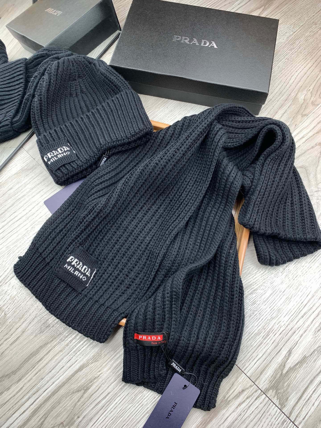 PRADA SET SCARF AND HAT IN BLACK WOOL AND RABBIT FUR 388994