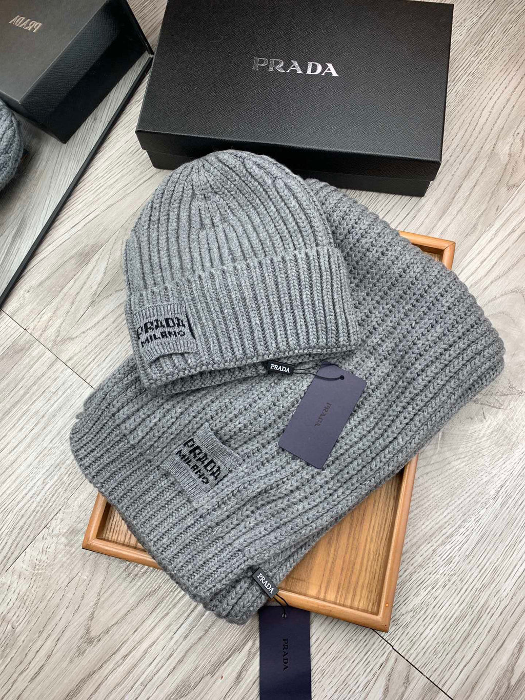 PRADA SET SCARF AND HAT IN DOVE GRAY WOOL AND RABBIT FUR 388993