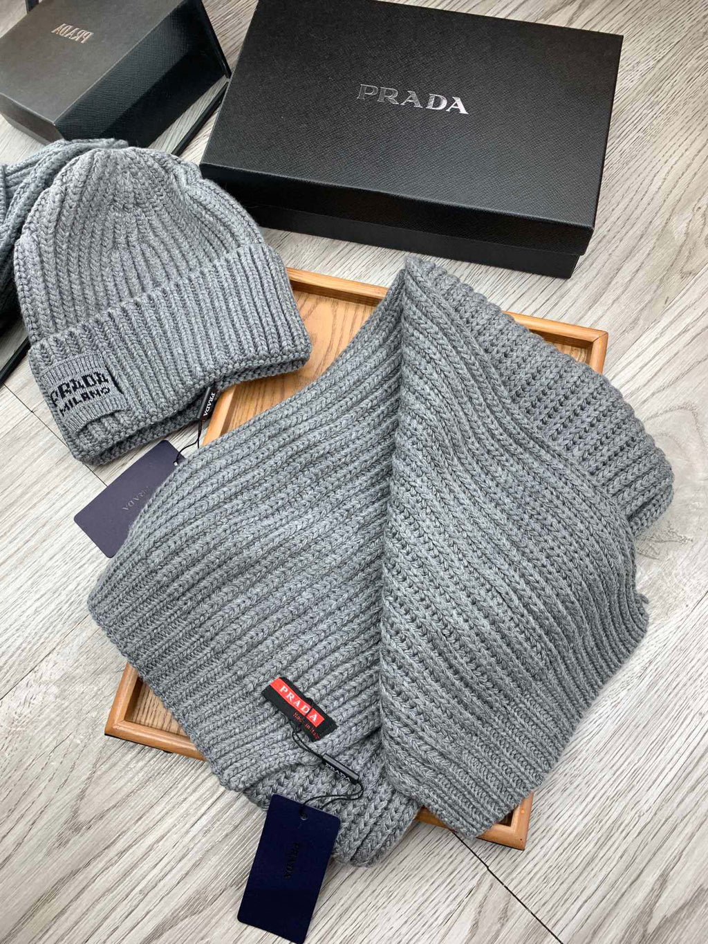 PRADA SET SCARF AND HAT IN DOVE GRAY WOOL AND RABBIT FUR 388993