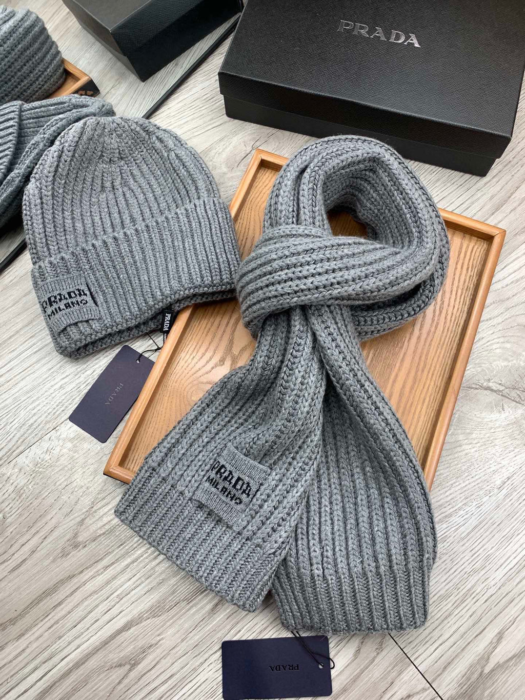 PRADA SET SCARF AND HAT IN DOVE GRAY WOOL AND RABBIT FUR 388993