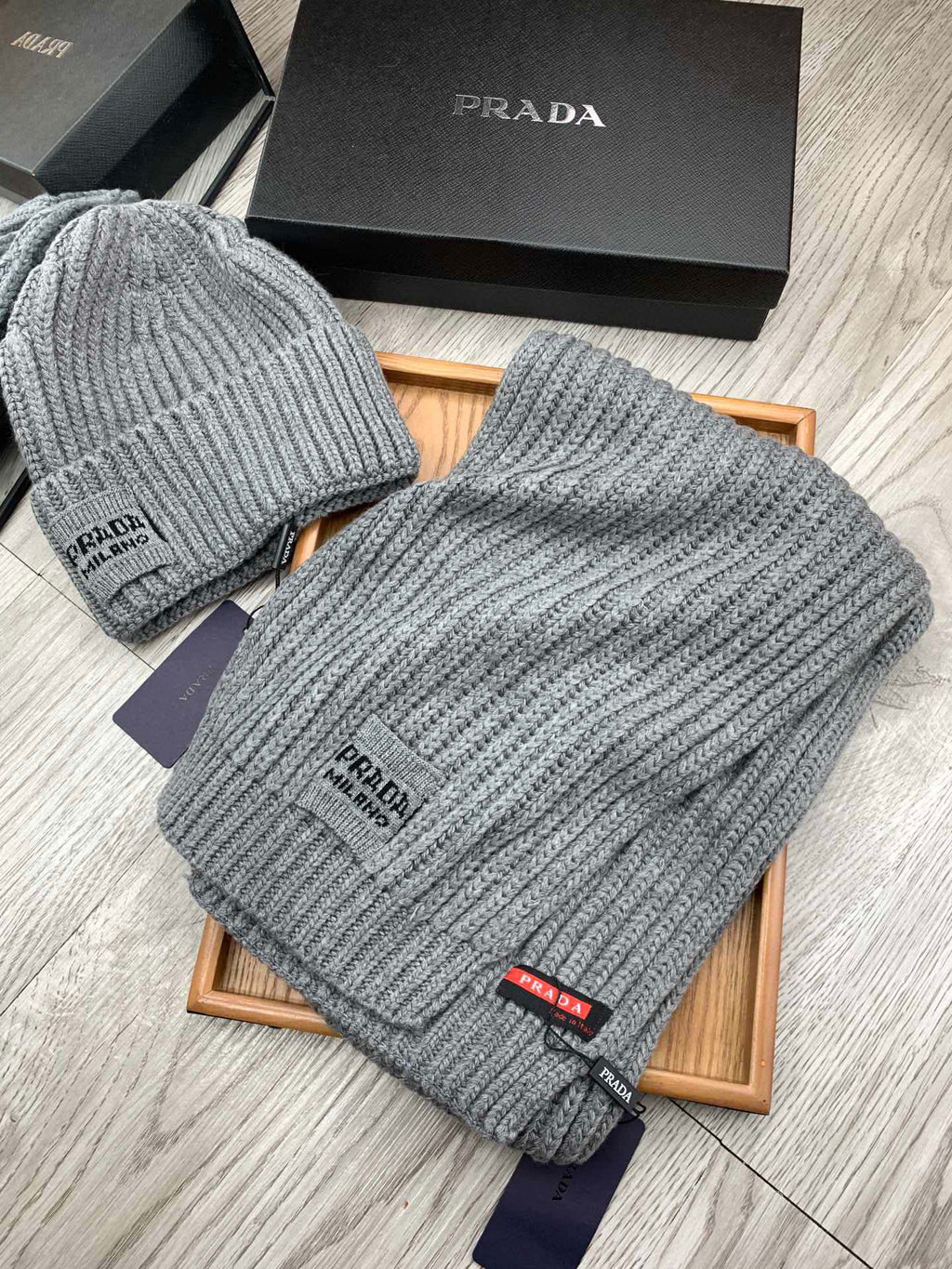PRADA SET SCARF AND HAT IN DOVE GRAY WOOL AND RABBIT FUR 388993