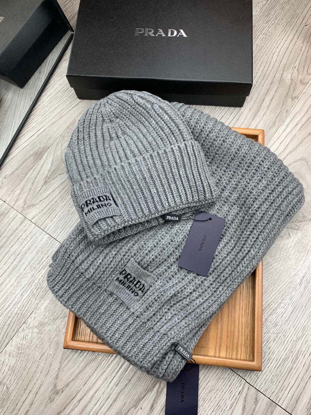 PRADA SET SCARF AND HAT IN DOVE GRAY WOOL AND RABBIT FUR 388993