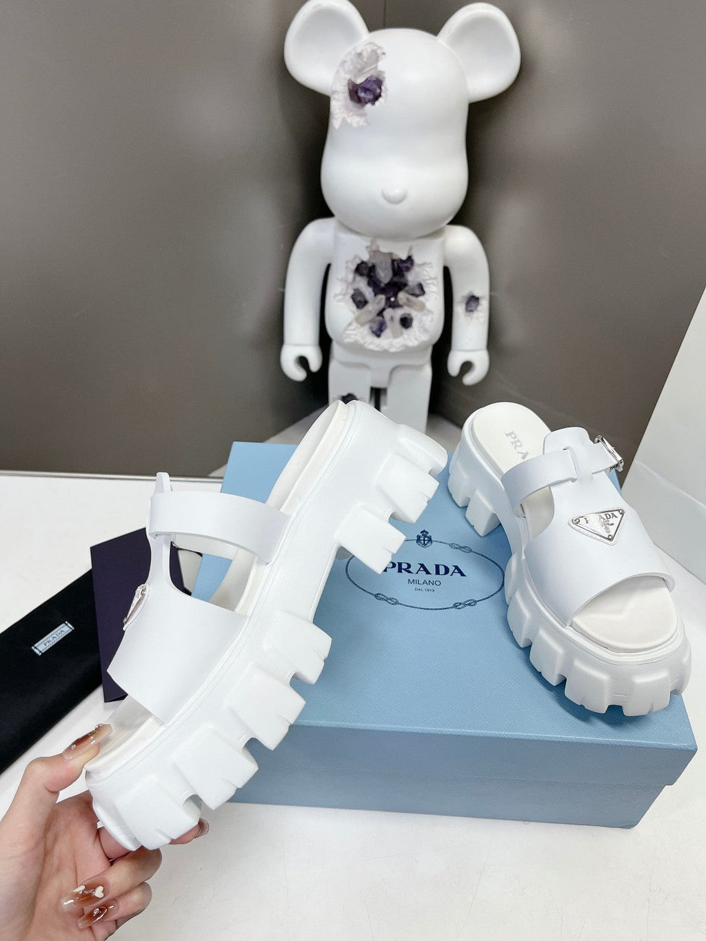 PRADA MONOLITH SLIPPER SANLS IN WHITE RUBBER