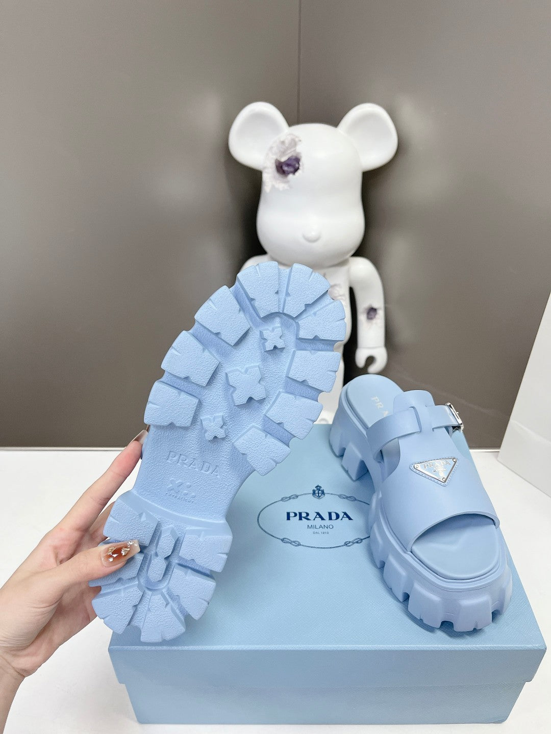 PRADA MONOLITH SLIPPER SANLS IN SKY BLUE RUBBER