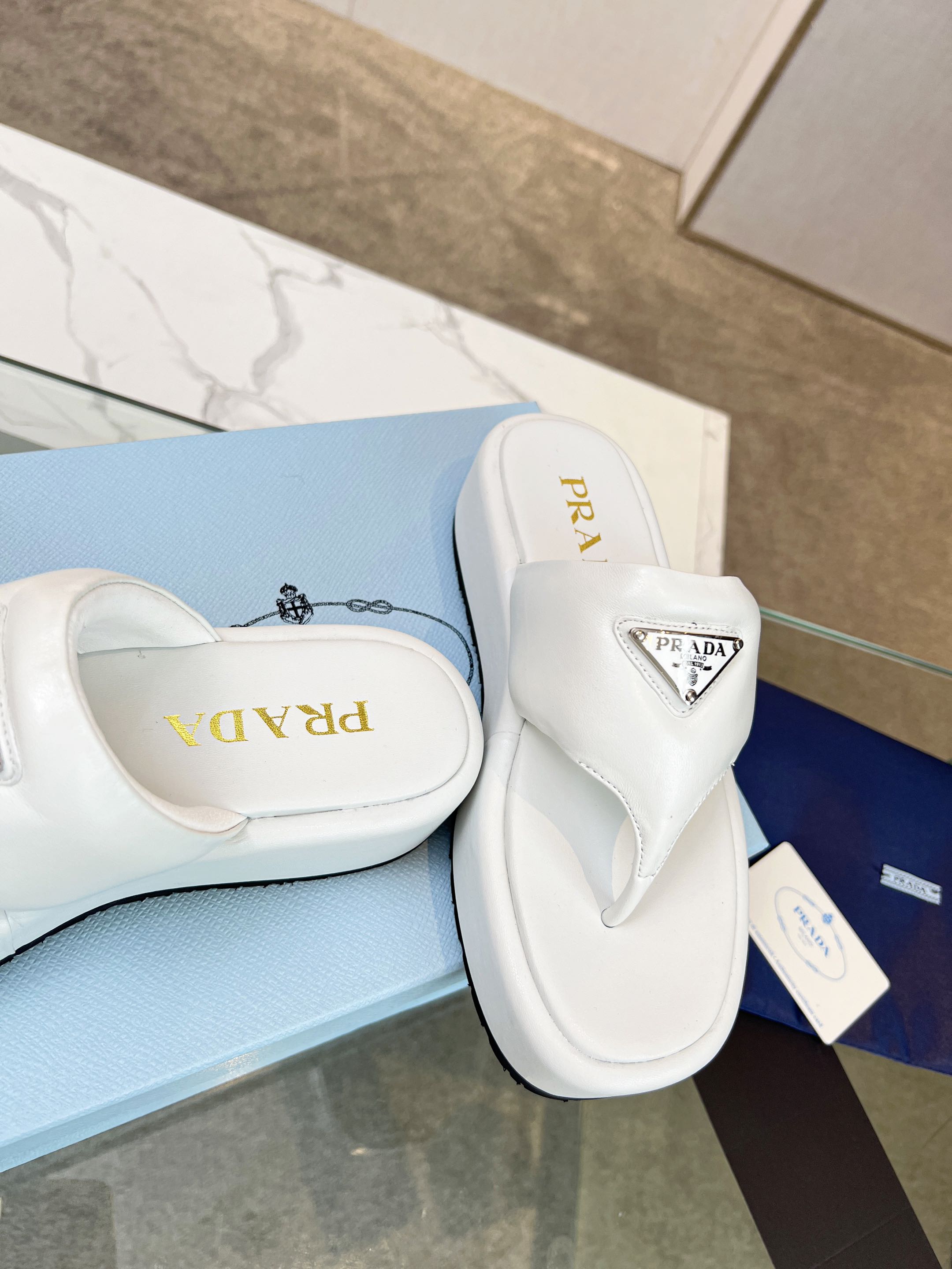 PRADA SOFT PADDED NAPPA THONG WEDGE SANLS WHITE LAMBSKIN
