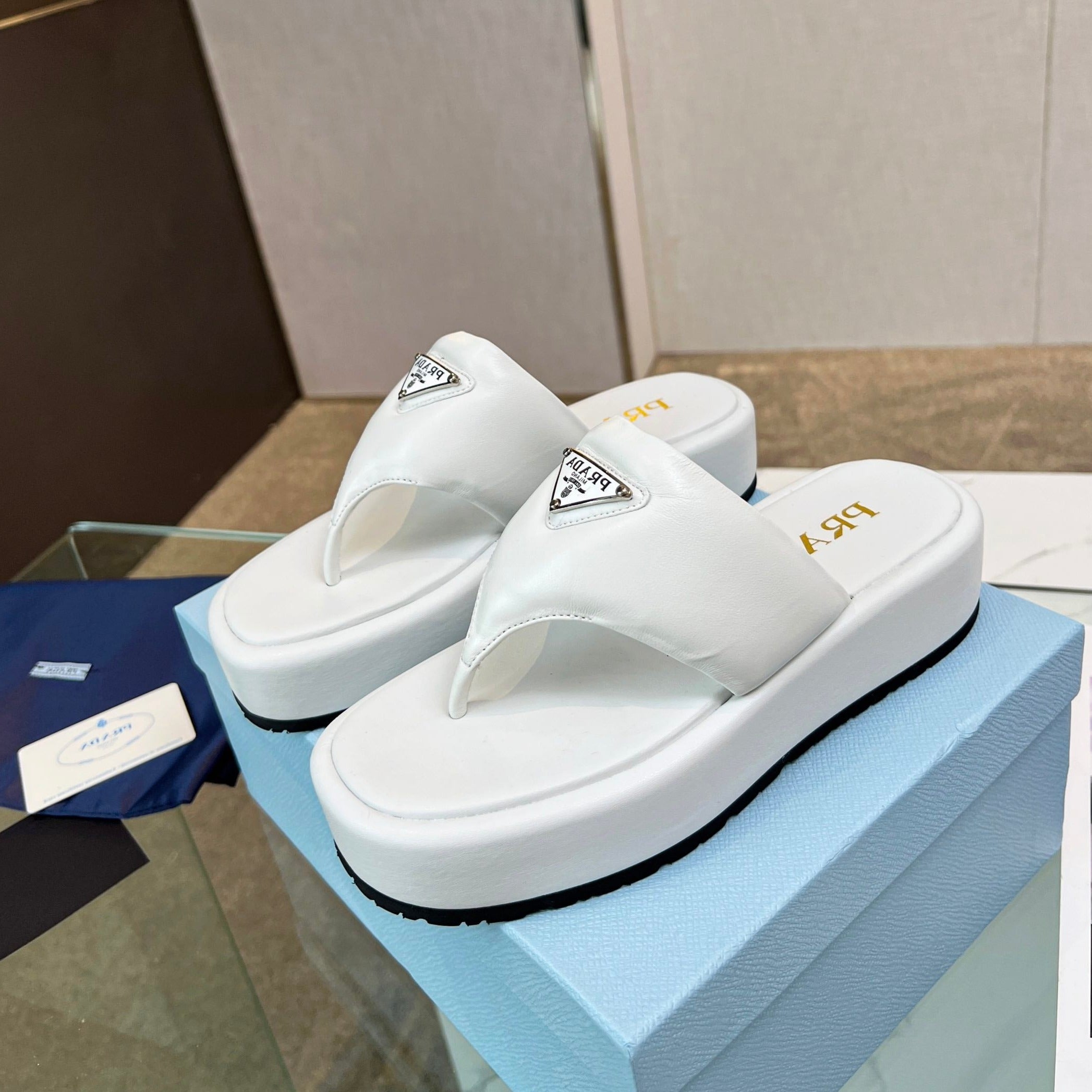 PRADA SOFT PADDED NAPPA THONG WEDGE SANLS WHITE LAMBSKIN