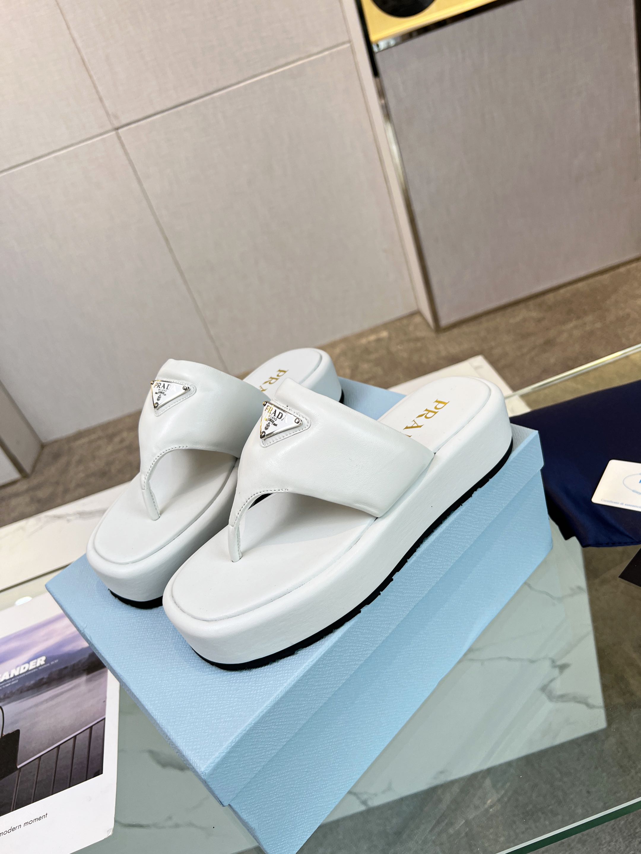PRADA SOFT PADDED NAPPA THONG WEDGE SANLS WHITE LAMBSKIN
