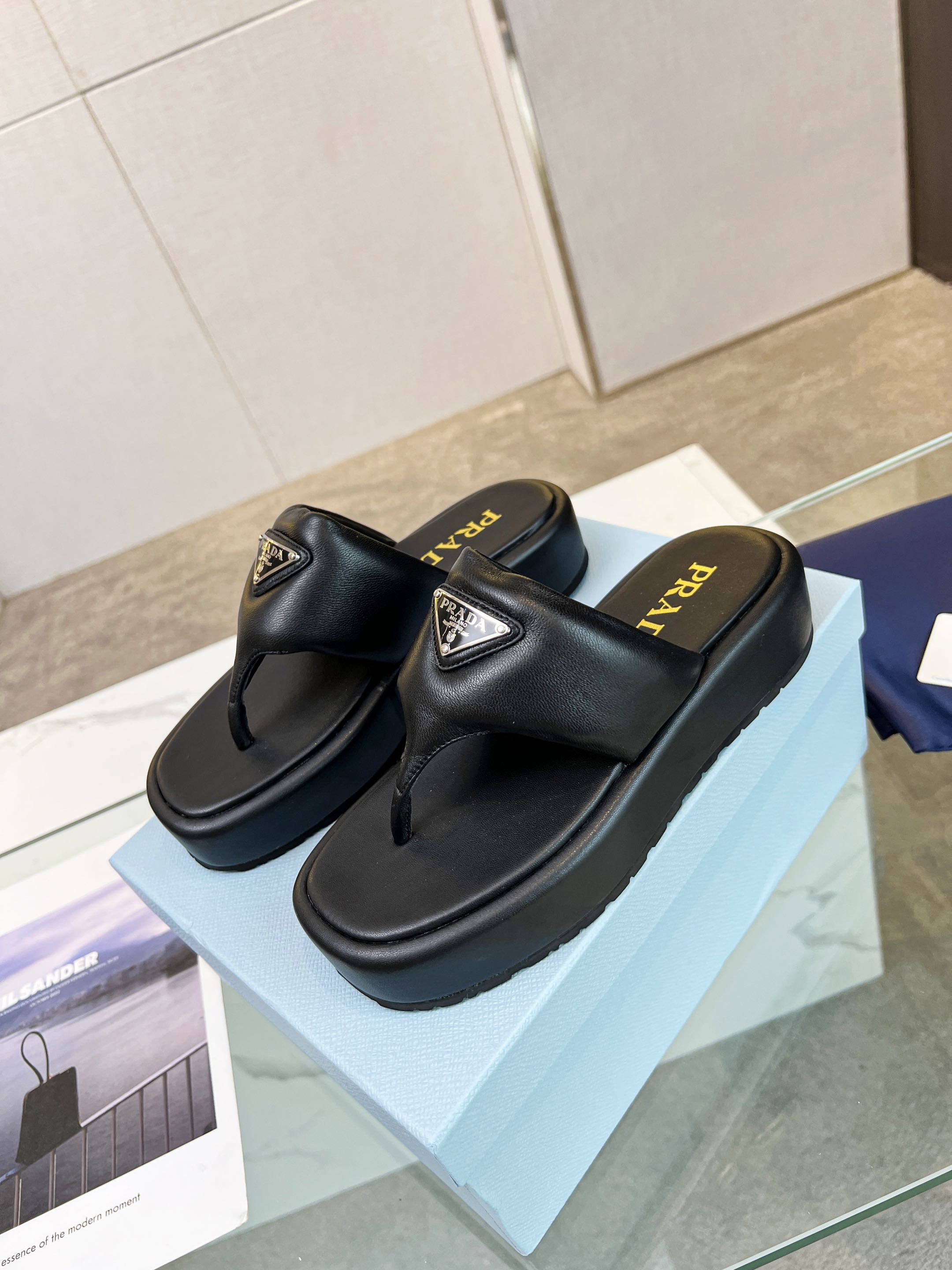 PRADA SOFT PADDED NAPPA THONG WEDGE SANLS BLACK LAMBSKIN