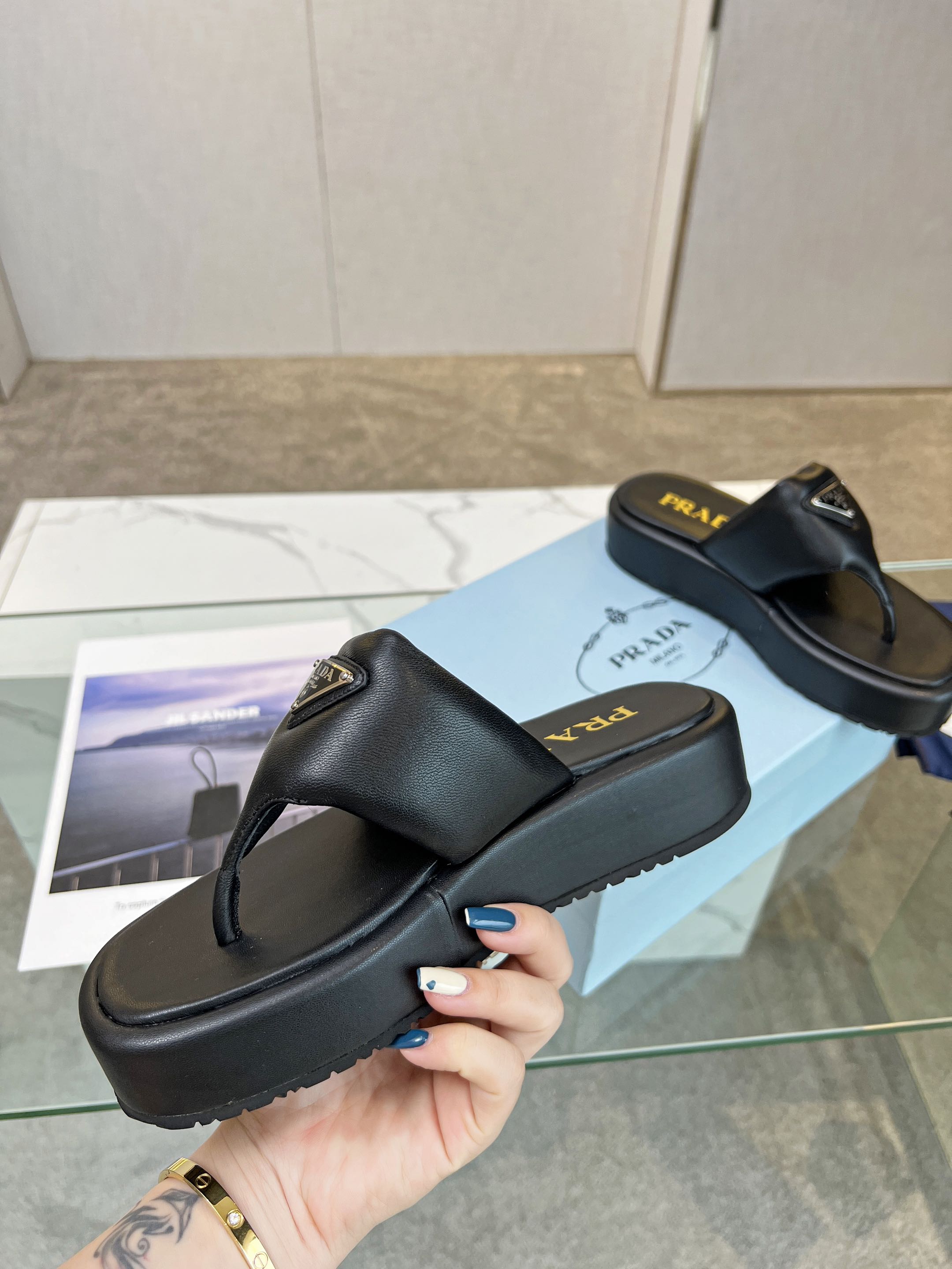 PRADA SOFT PADDED NAPPA THONG WEDGE SANLS BLACK LAMBSKIN