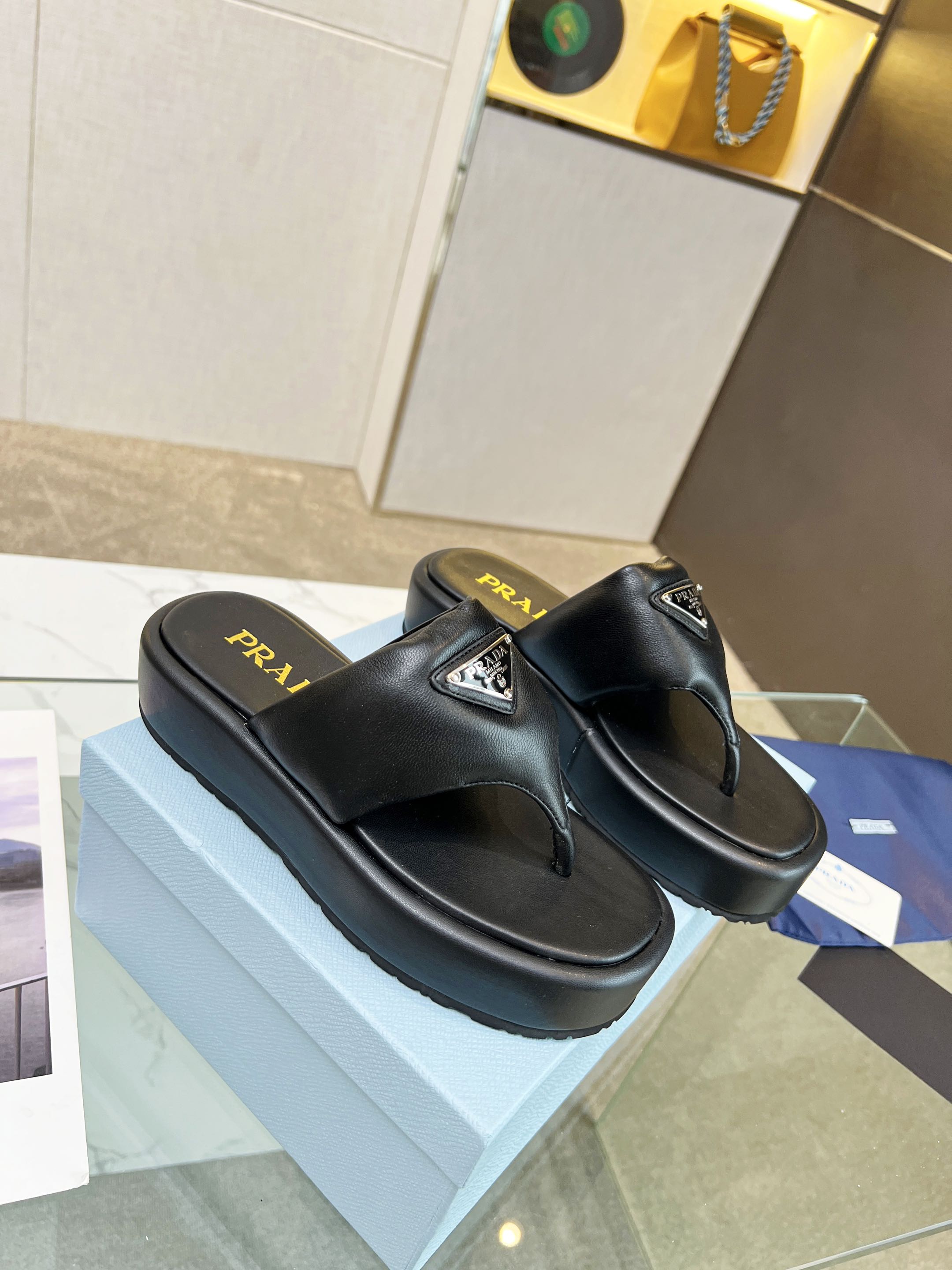 PRADA SOFT PADDED NAPPA THONG WEDGE SANLS BLACK LAMBSKIN