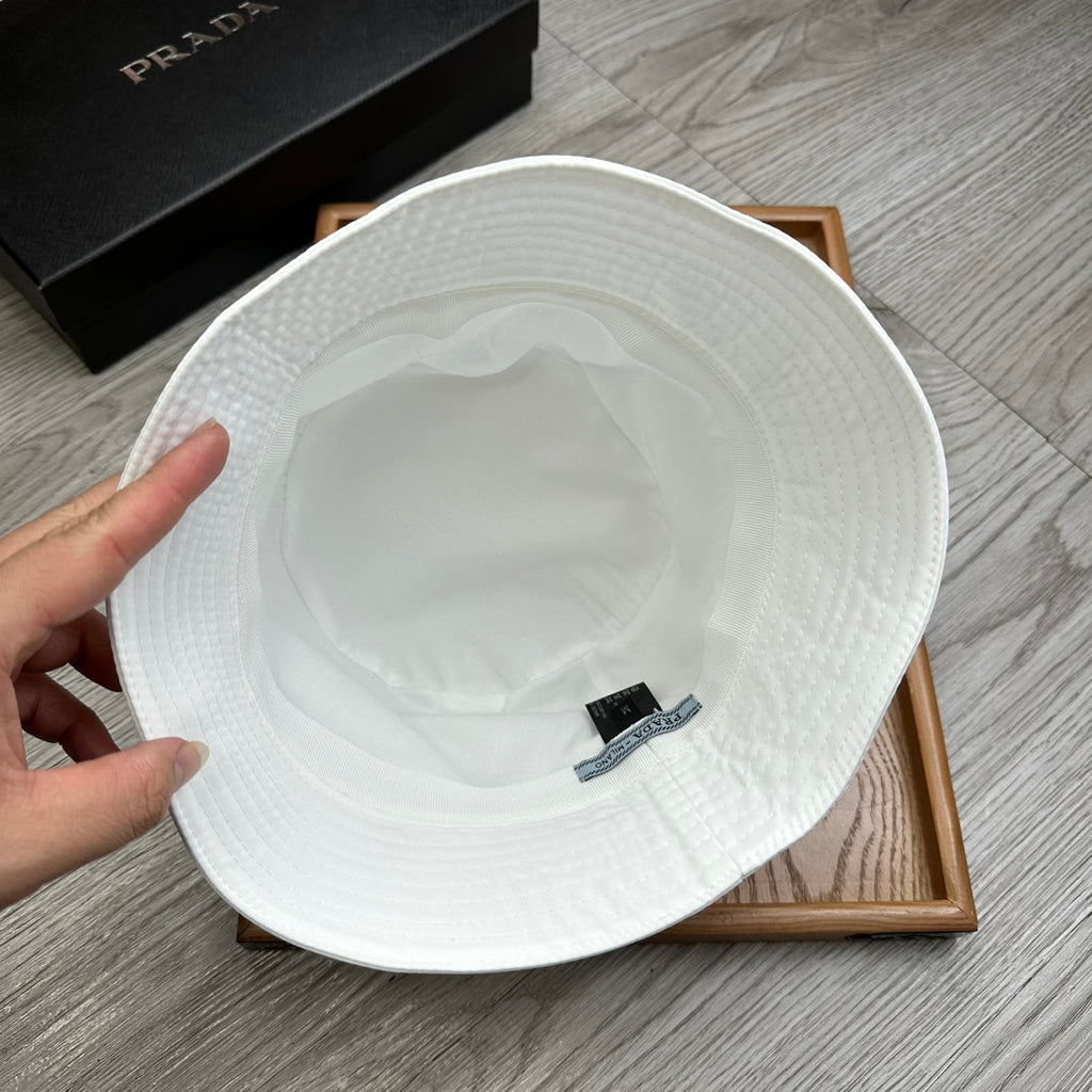 PRADA BUCKET HAT IN WHITE RE-NYLON 741389