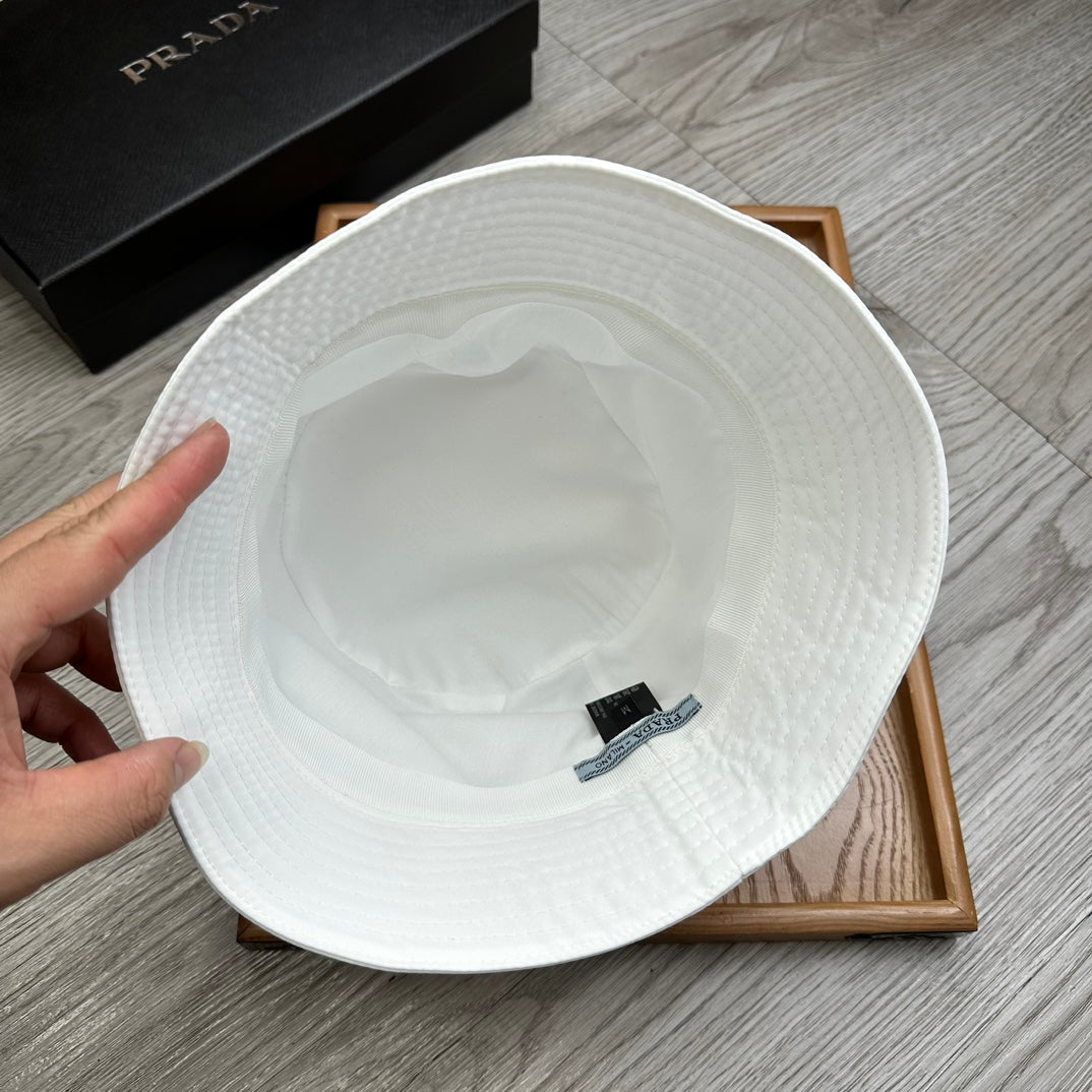 PRADA BUCKET HAT IN WHITE RE-NYLON 741389
