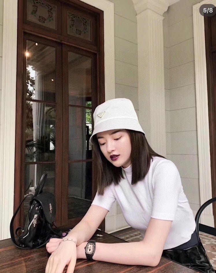 PRADA BUCKET HAT IN WHITE RE-NYLON 741389
