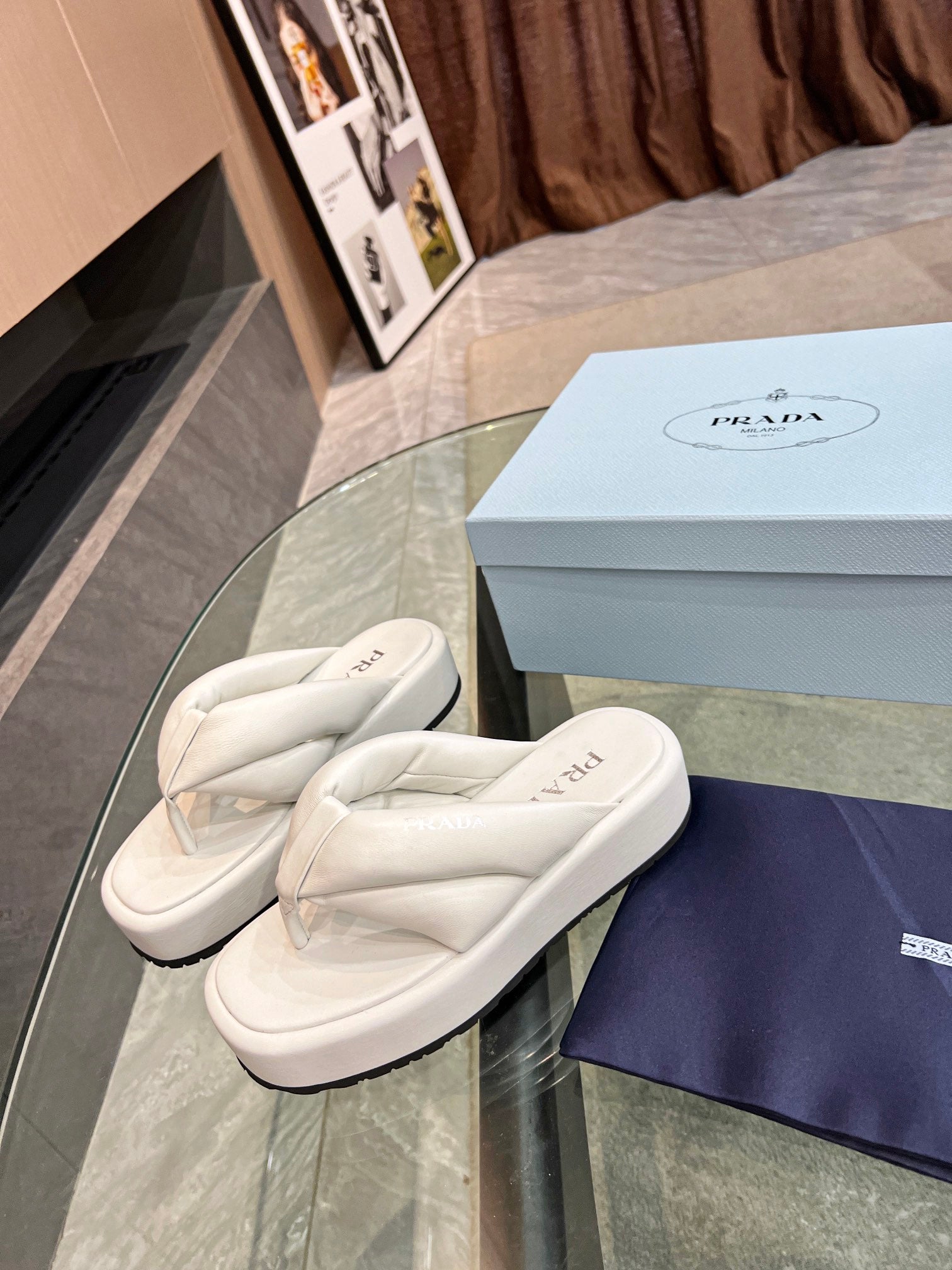 PRADA THONG FLATFORM SANLS WHITE LAMBSKIN