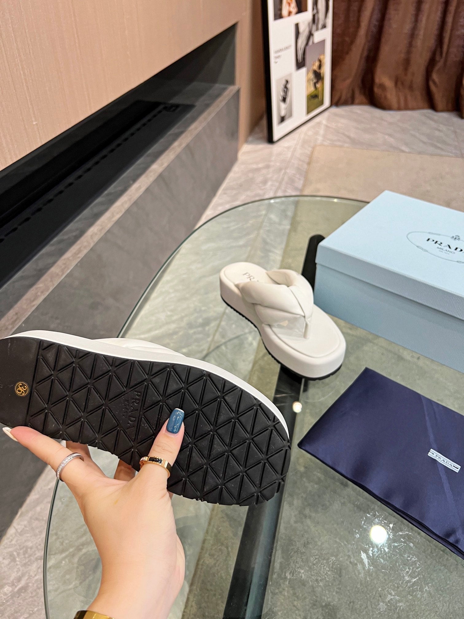 PRADA THONG FLATFORM SANLS WHITE LAMBSKIN