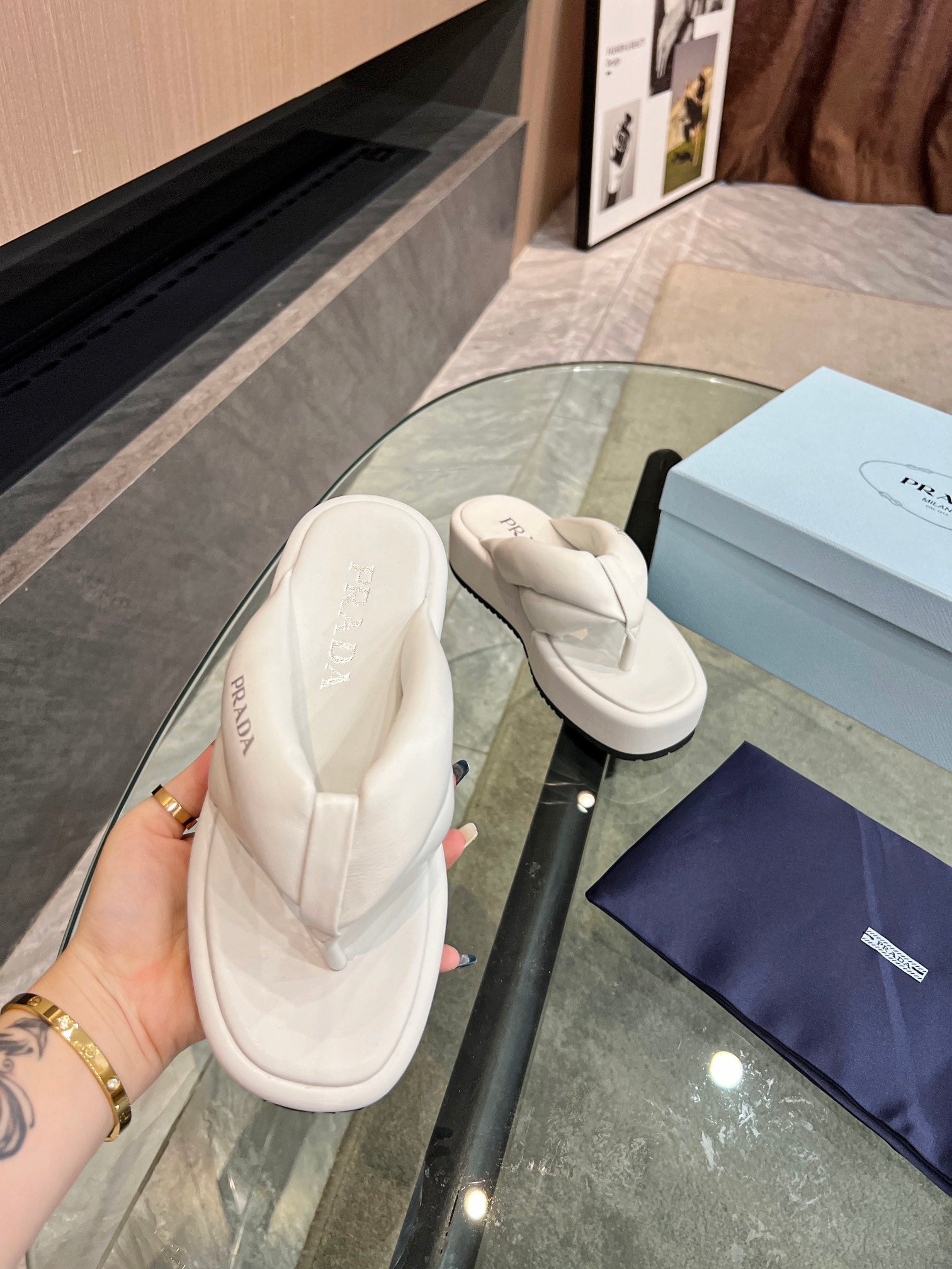 PRADA THONG FLATFORM SANLS WHITE LAMBSKIN