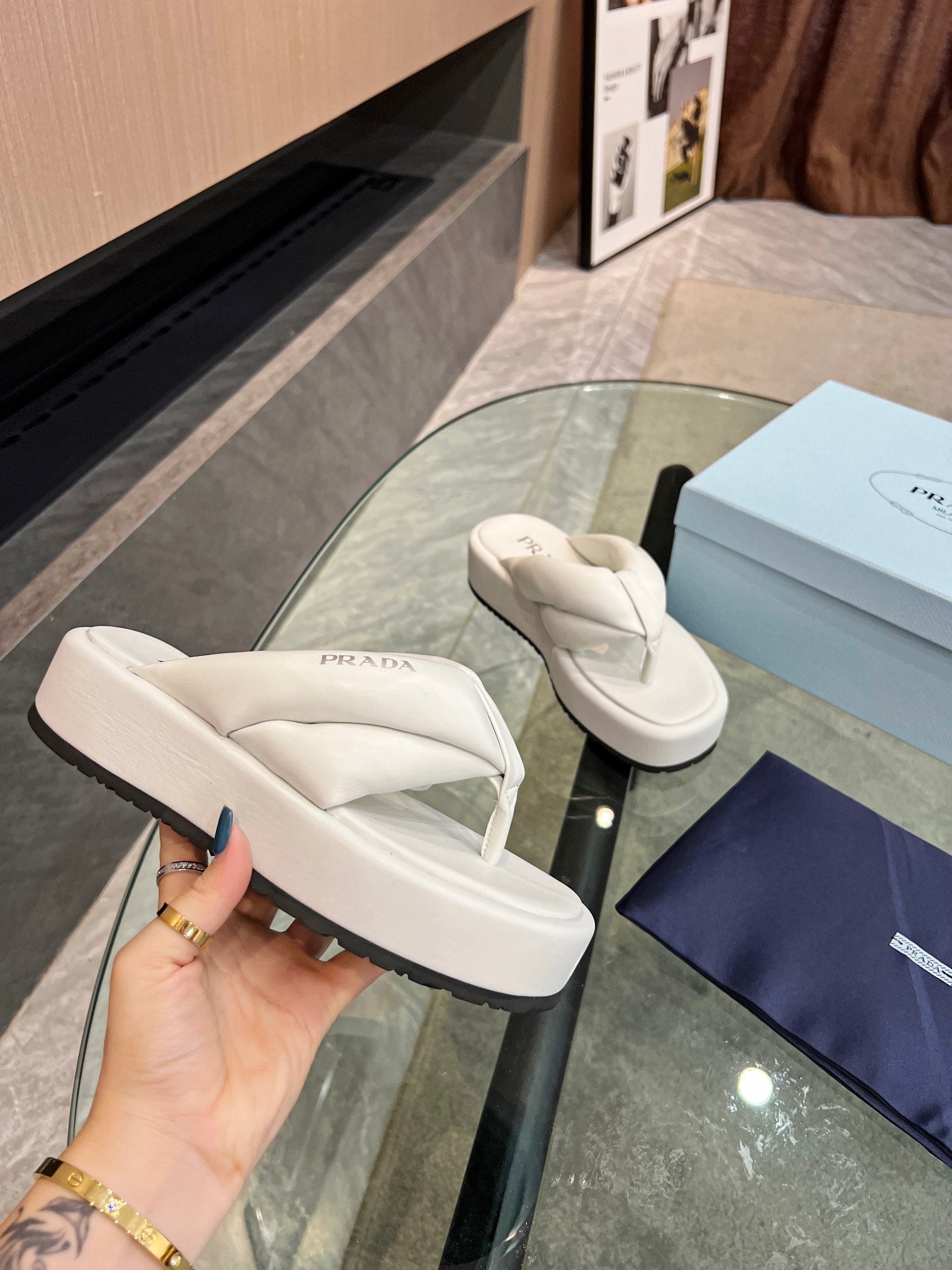 PRADA THONG FLATFORM SANLS WHITE LAMBSKIN