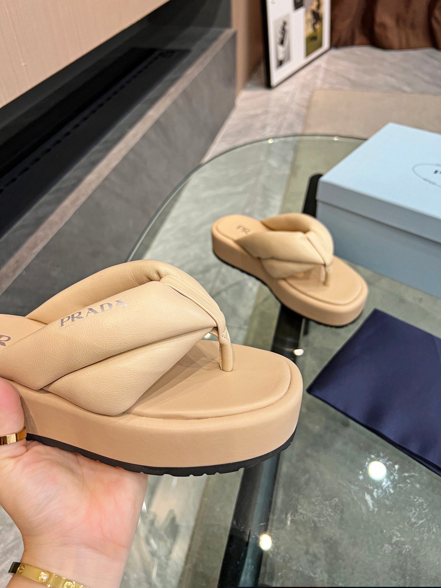 PRADA THONG FLATFORM SANLS TUSCAN LAMBSKIN