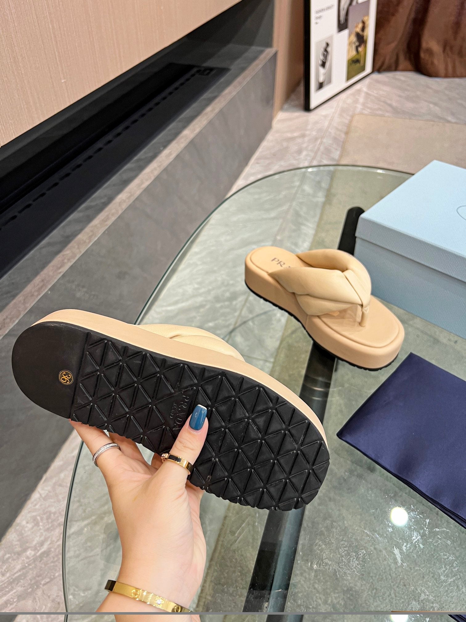 PRADA THONG FLATFORM SANLS TUSCAN LAMBSKIN