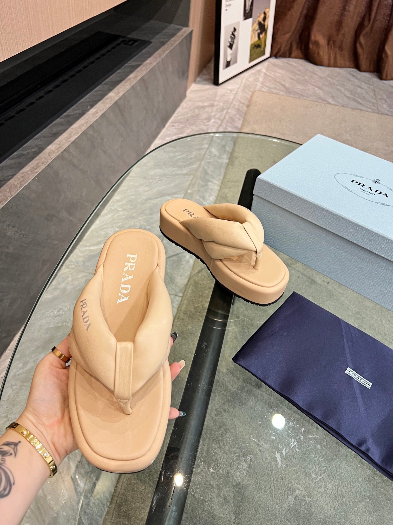 PRADA THONG FLATFORM SANLS TUSCAN LAMBSKIN