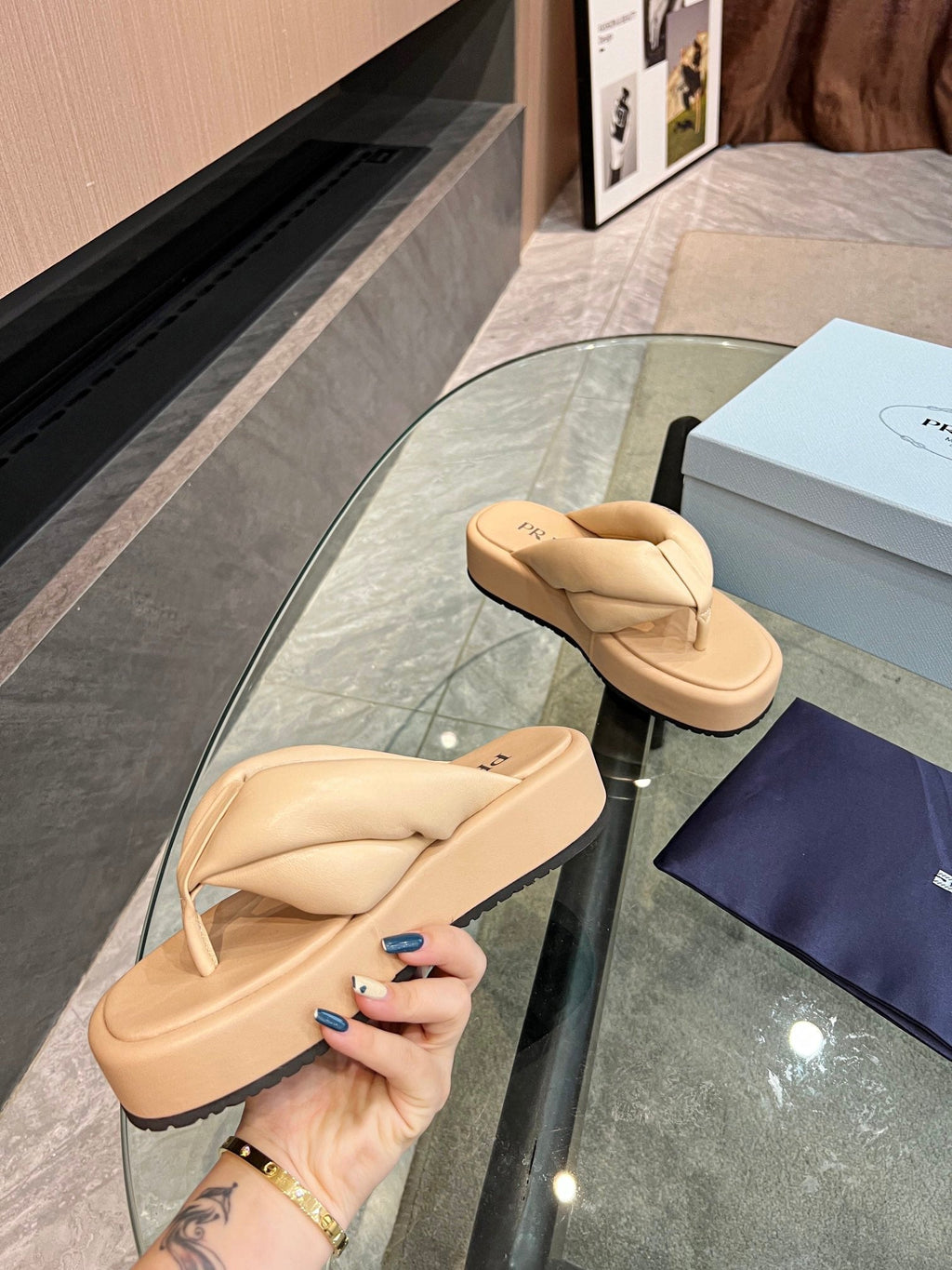 PRADA THONG FLATFORM SANLS TUSCAN LAMBSKIN