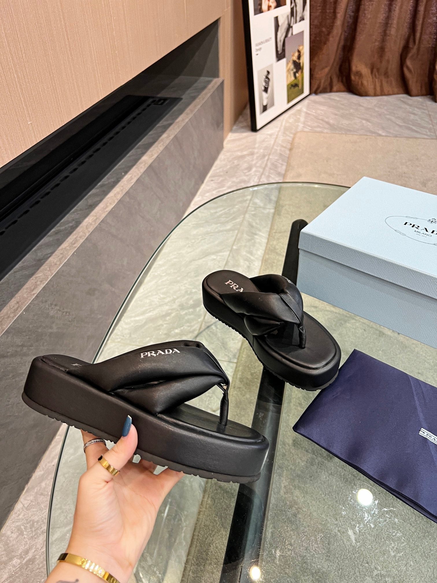 PRADA THONG FLATFORM SANLS BLACK LAMBSKIN