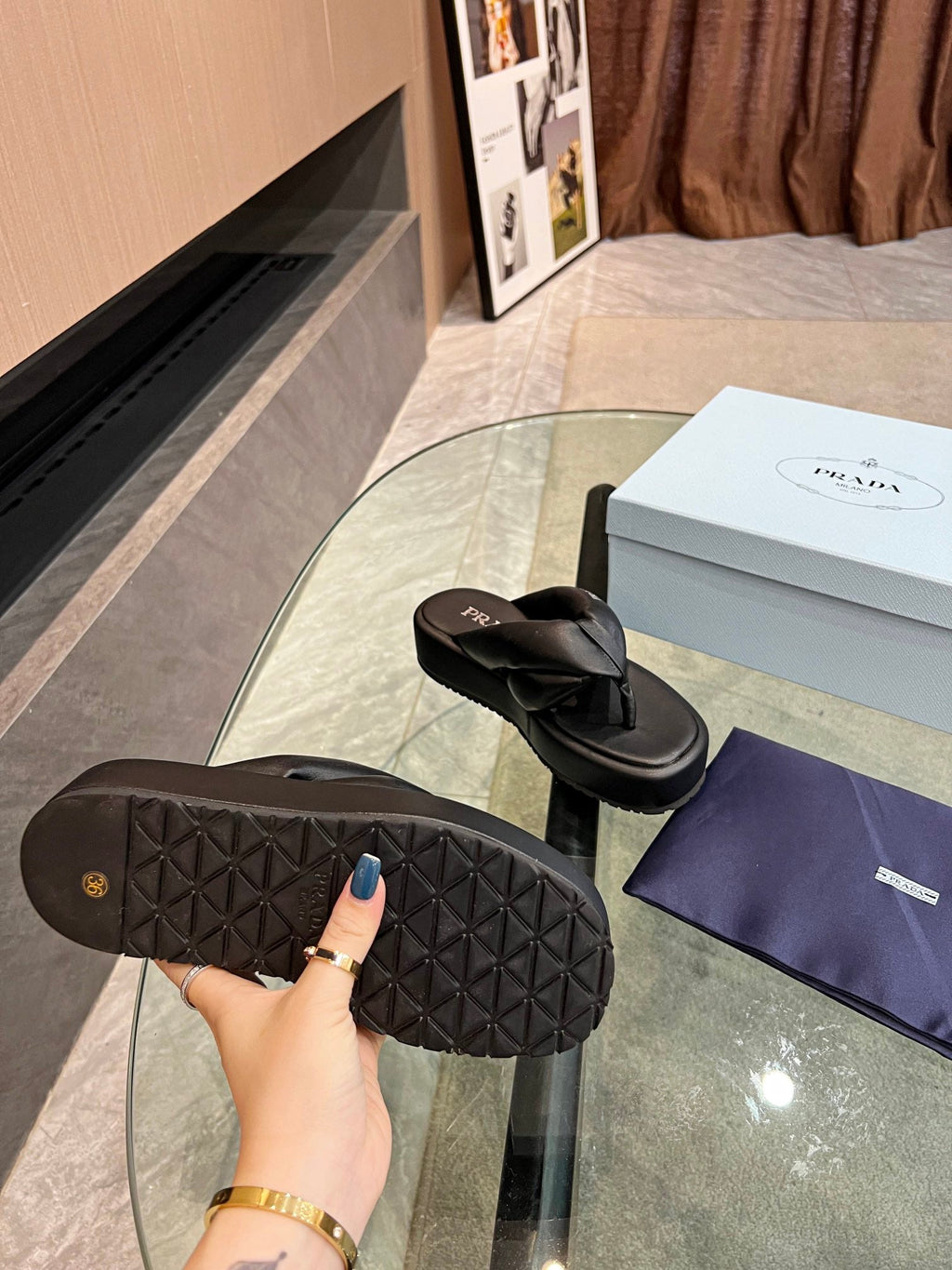 PRADA THONG FLATFORM SANLS BLACK LAMBSKIN