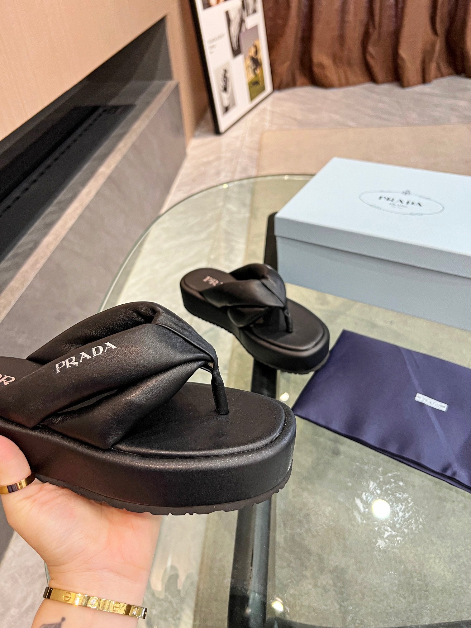PRADA THONG FLATFORM SANLS BLACK LAMBSKIN