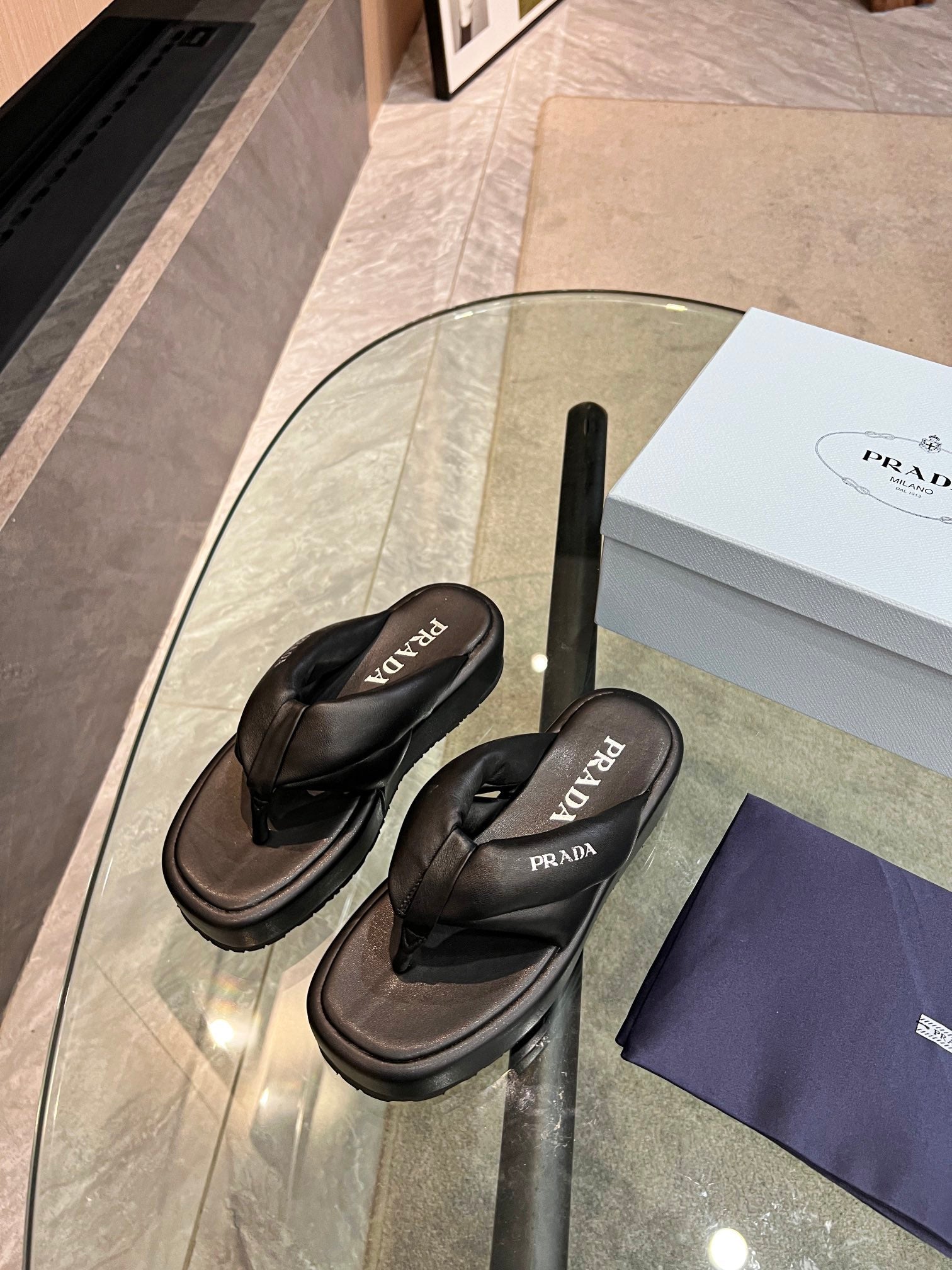 PRADA THONG FLATFORM SANLS BLACK LAMBSKIN