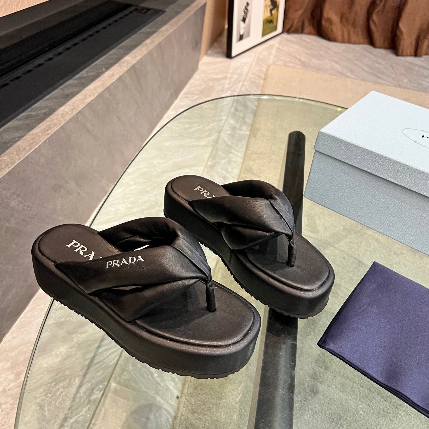 PRADA THONG FLATFORM SANLS BLACK LAMBSKIN