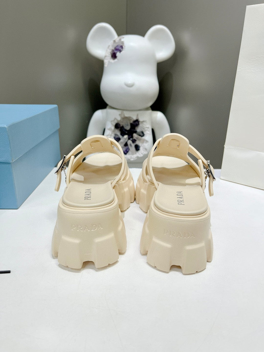 PRADA MONOLITH SLIPPER SANLS IN BEIGE RUBBER