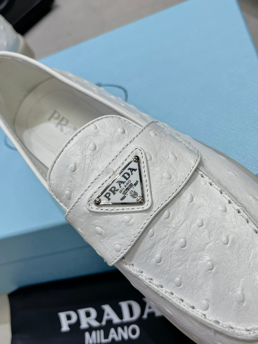 PRADA OSTRICH PATTERN LOAFERS WHITE CALFSKIN