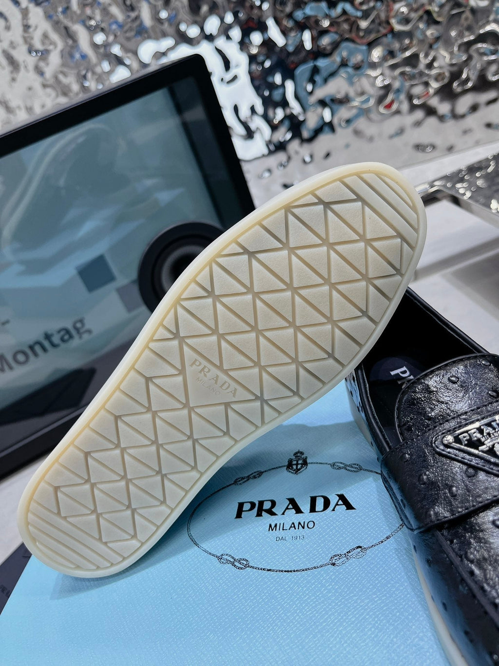 PRADA OSTRICH PATTERN LOAFERS BLACK CALFSKIN