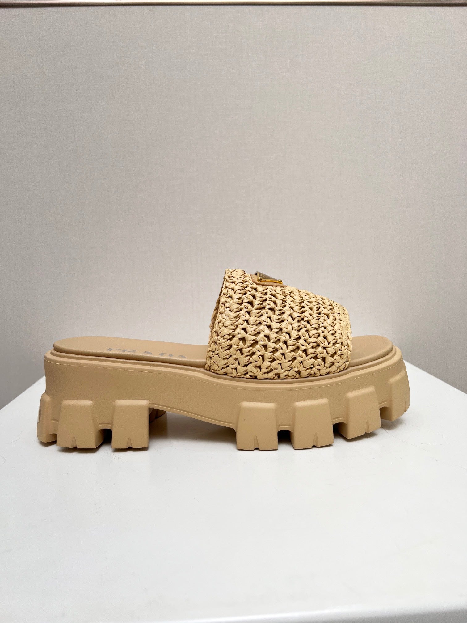 PRADA THICK-SOLED CROCHET SANLS BEIGE WOVEN FABRIC