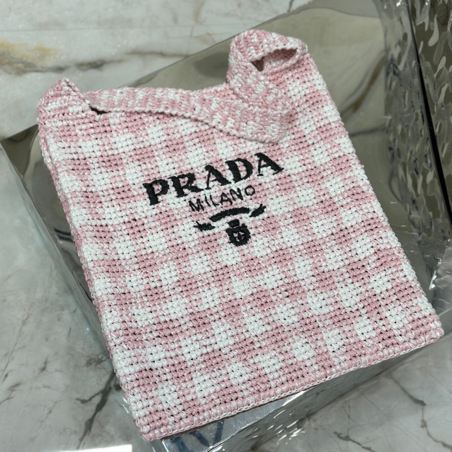 PRADA LARGE TOTE BAG 45 IN PINK MIX WHITE AND BLACK WOVEN RAFFIA