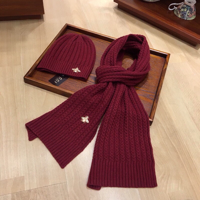 GUCCI SET SCARF AND HAT IN JAM RED WOOL 945022